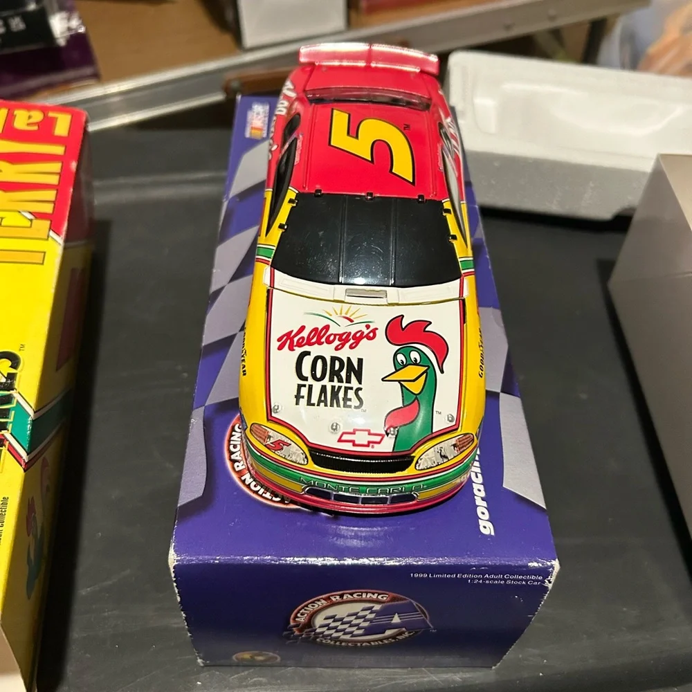 Terry Labonte Corn Flakes 1/24 scale Red and Yellow Race Car Toy. 1 of 7512 made - Picture 2 of 14